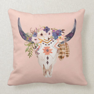 Coussin Inscriptions tribales et fleurs de crâne de vache