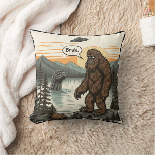 Coussin Introverti drôle Bigfoot Sasquatch Loch Ness Rétro