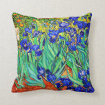 Coussin Irises par Vincent Van Gogh<br><div class="desc">Vincent Van Gogh Irises. Peint en 1889, il fait partie du tableau qu'il a créé dans l'asile Saint Paul-de-Mausole à Saint-Rémy-de-Provence en France. C'est une peinture à l'huile. Cette peinture à l'huile de paysage de beaux-arts représente un champ de plantes de fleurs d'iris. Vincent Van Gogh était un artiste célèbre....</div>