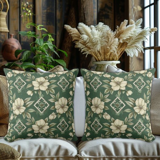 Coussin Ivory Floral sur Emerald Arrière - plan
