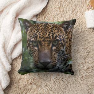 Coussin Jaguar Vert Eyed Dans La Forêt,