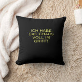 Coussin J'ai le chaos bien en main (Couverture)