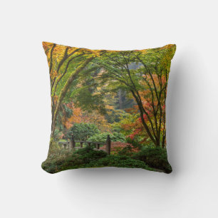 Coussin Jardins japonais en automne à Portland, Oregon 4
