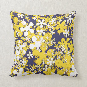 Coussin jaune moutarde, blanc, or, bleu marine, fleurs