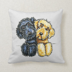 Coussin Jaune noir de Labradoodles aligné