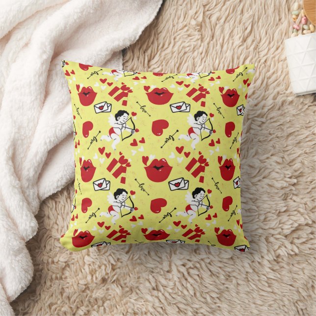 Coussin jaune pour la Saint-Valentin (Couverture)