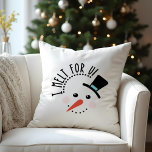 Coussin Je fond pour toi | Frosty Jolly Snow Man Christmas<br><div class="desc">Célébrez la saison des fêtes magiques et festives avec notre oreiller de jetons de vacances illustratif personnalisé. Notre design de vacances moderne et minimaliste présente notre propre personnage griffé Frosty the snow man face. Un bonhomme de neige fantaisiste et amusant portant un chapeau haut, un nez de carotte et des...</div>