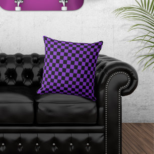 Coussin jeté à carreaux noir et violet