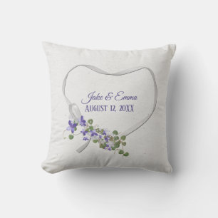 Coussin jeté avec ruban blanc et date de mariage