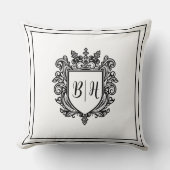 Coussin jeté blanc aux initiales de blason de coup (Recto)