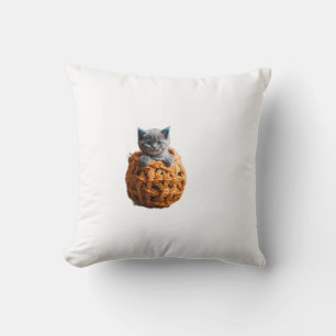 Coussin Jeune chaton British Shorthair en robe mignonne qu