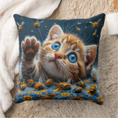 Coussin Joli Chaton Interagissant avec des Abeilles (Couverture)