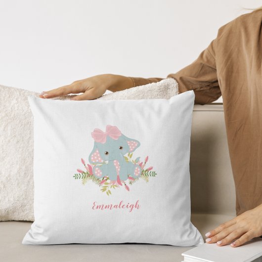 Coussin Joli éléphant bébé fille Monogramme