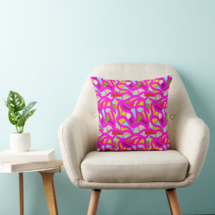 Coussin Joli motif rose et arc-en-ciel