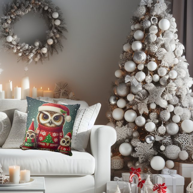 Coussin Jolie chouettes de Noël (Cute Christmas owls for your home decor this year.)