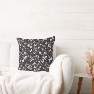 Coussin jolie petite fleur blanche rose avec fond noir