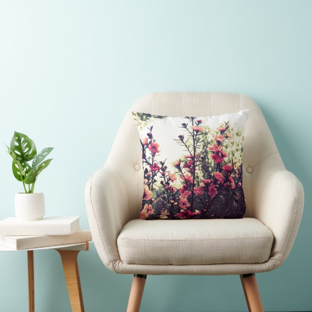 Coussin Jolie prairie de fleurs roses (Chaise)