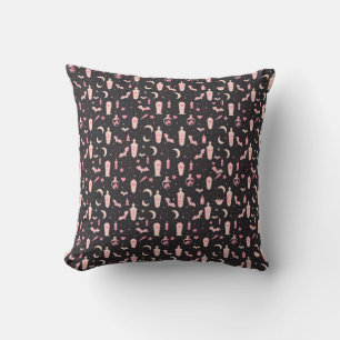 Coussin Jolie sorcellerie de vampire noir et rose motif