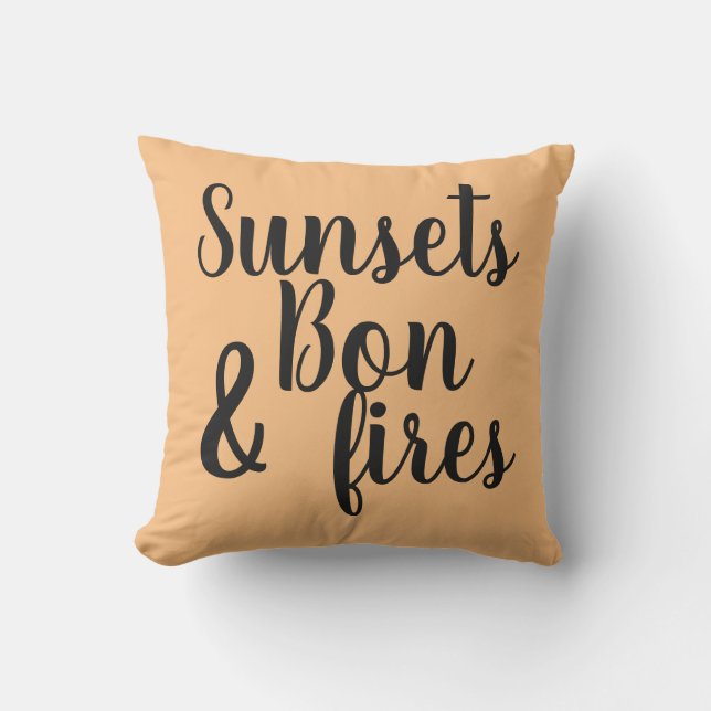Coussin jolis COUCHERS DE SOLEIL & FEUX DE CAMP lettrage | (Recto)