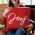 Coussin Joy police blanche moderne<br><div class="desc">Une typographie moderne et élégante pour cette collection d'objets de vacances personnalisables.</div>