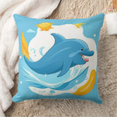 Coussin Joyeux Dauphin de dessin nager dans l'eau bleue (Couverture)