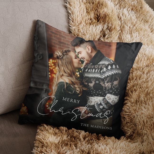 Coussin Joyeux Noël Élégant Script Couple Photo (Créateur téléchargé)