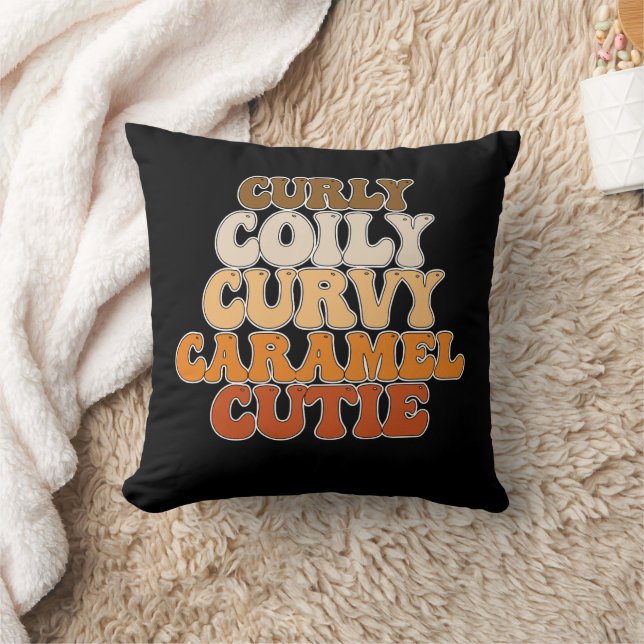 Coussin Juneteenth Bouclée Enroulée Curvée Caramel Chérie (Couverture)