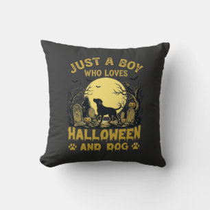 Coussin Juste un garçon qui aime Halloween Chien Pleine Lu
