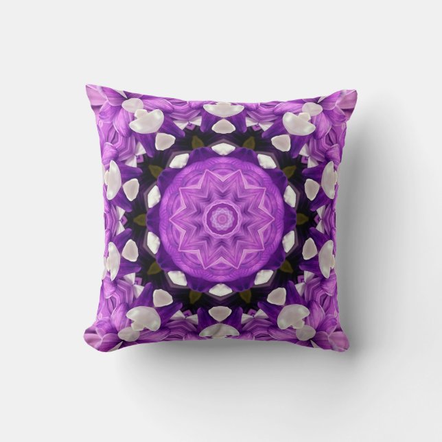 Coussin kaléidoscope à mamelles violettes (Recto)