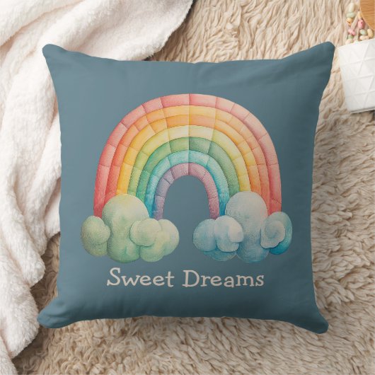 Coussin Kids Whimsical Pastel Rainbow in Clouds (Couverture)