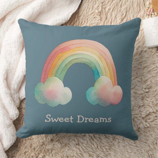 Coussin Kids Whimsical Pastel Rainbow in Clouds (Couverture)