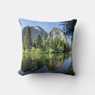 Coussin La cathédrale surplombe la rivière Merced - Yosemi