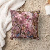 Coussin La couleur printanière vive de la floraison de cer (Couverture)