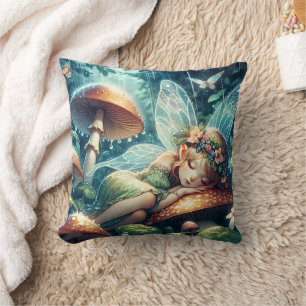 Coussin La fée éthérée coule sur un champignon