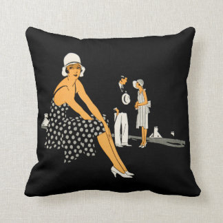 Coussin La femme d'art déco chausse le noir de point de