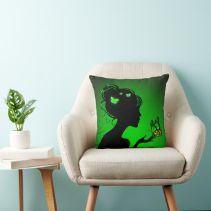 Coussin La femme papillons verts