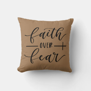 Coussin La foi sur la peur avec la croix