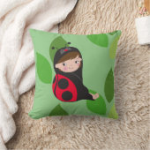 Coussin La petite fille en costume de Ladybug rouge (Couverture)