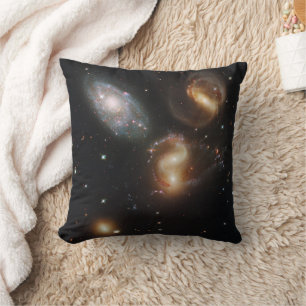 Coussin La quintette de Stephan : Une épave galaxie galact