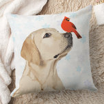 Coussin Laboratoire jaune - Labrador<br><div class="desc">Décorez votre maison en cette période de vacances avec cet adorable coussin de Noël du Labrador Jaune et du Cardinal et décorez-le dans un décor assorti. Ce coussin de noël du labrador jaune sera un favori des amoureux du labrador. Visitez notre collection pour les cartes de Noël de laboratoire jaune...</div>