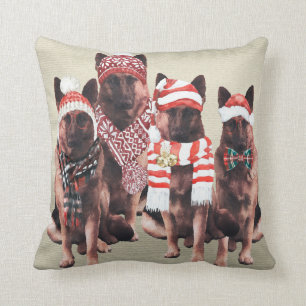 Coussin L'adorable chien berger allemand en vêtements de