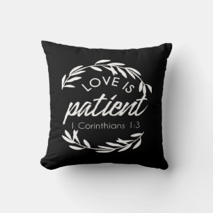 Coussin L'amour est patient Corinthe Écriture Minimal Desi