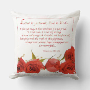 Coussin L'amour est une rose rouge patiente