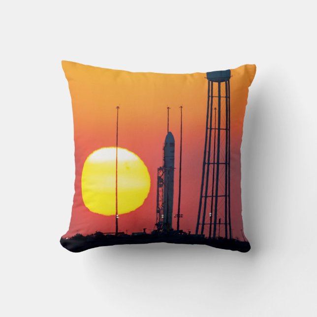 Coussin Lancement de la fusée Antares de la NASA au lever  (Recto)