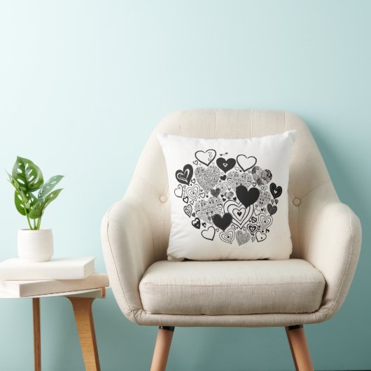 Coussin Lancer l'oreiller avec les détails du coeur noir e (Chaise)