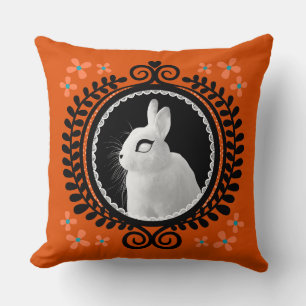 Coussin Lapin Blanc Étrange: Orange, Turquoise et Noir