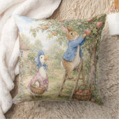 Coussin Lapin canard classique cueillant des pommes (Couverture)