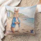 Coussin Lapin classique sur une plage de sable (Couverture)