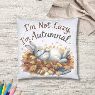 Coussin Lapin d'automne en Feuille avec une citation amusa