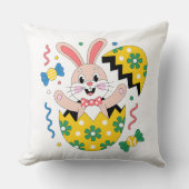 Coussin Lapin de fête de Pâques joyeux sortant d'un œuf  (Recto)